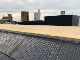 板金が外れた家の補修