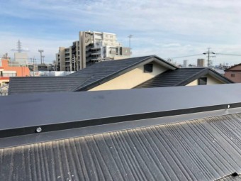 スレートの棟板金工事