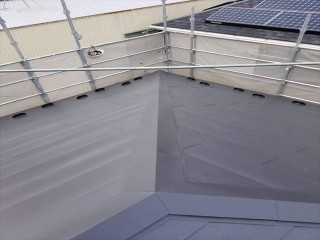アスファルトシングルのカバー工事