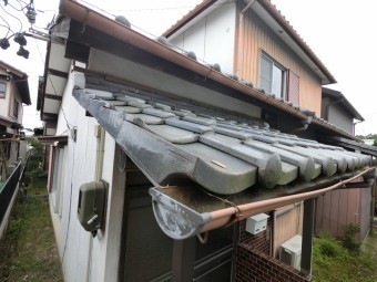 瓦屋根
