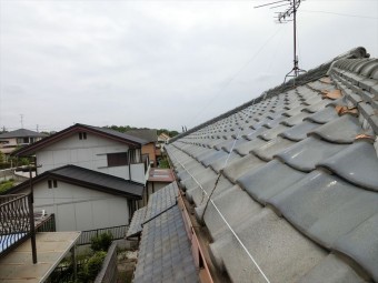 瓦屋根の全景
