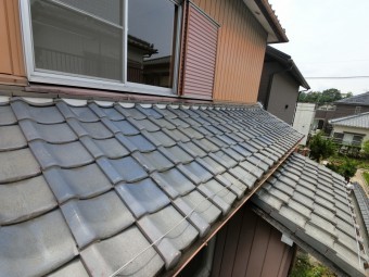 瓦屋根