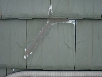瓦の補修跡