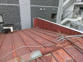 トタン屋根
