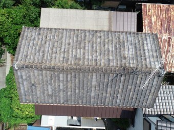 真上からの屋根の全景