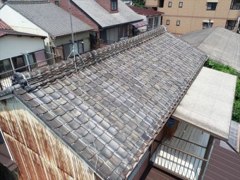 側面からの全景