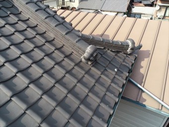 大屋根の漆喰の落下