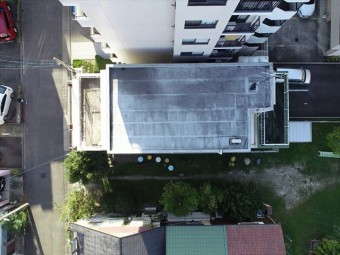 屋根の全景
