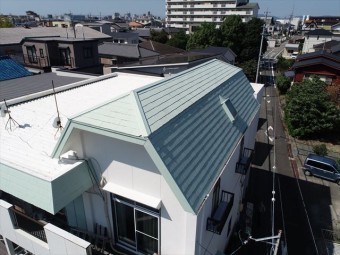 屋根の全景