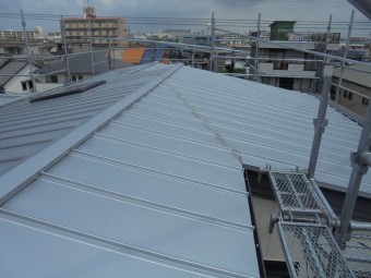 ガルバ竪葺き施工後