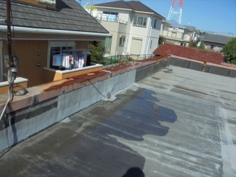 陸屋根の水溜り