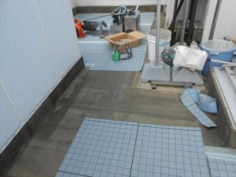 通気緩衝シート貼