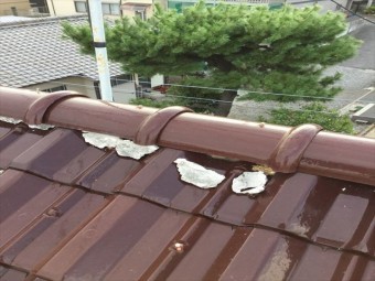 台風で漆喰が剥がれた