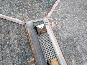 換気棟が飛ばされた