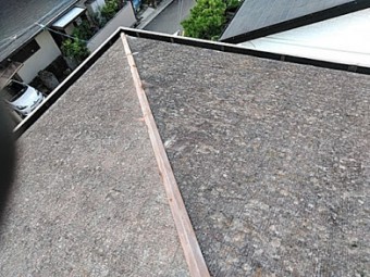 換気棟が飛んだ屋根