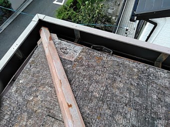 換気棟が飛んだ屋根