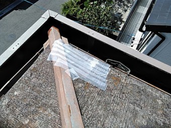 換気棟が飛んだ屋根