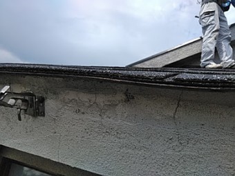 雨樋が台風で飛んだ
