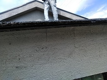 雨樋が台風で飛んだ