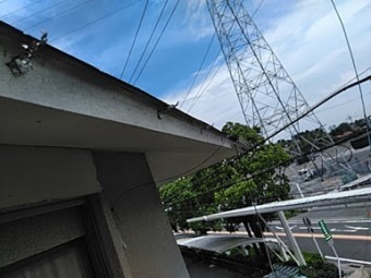 雨樋が台風で飛んだ