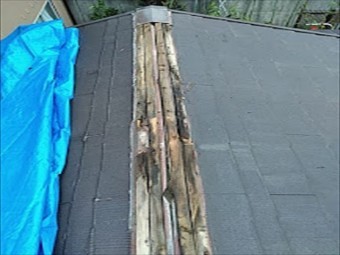 台風で棟板金が飛んだ
