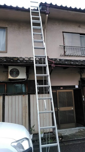 台風で飛ばされた瓦