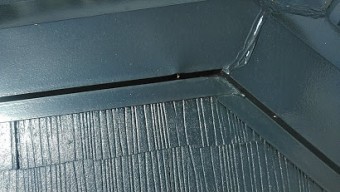 塗装した化粧スレート板が飛んだ