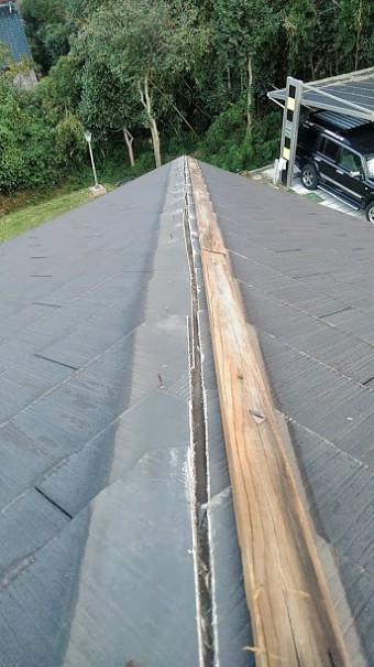 板金が飛ばされた屋根
