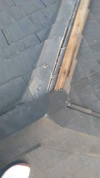 板金が飛ばされた屋根