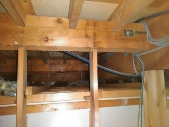 板金が飛ばされた屋根