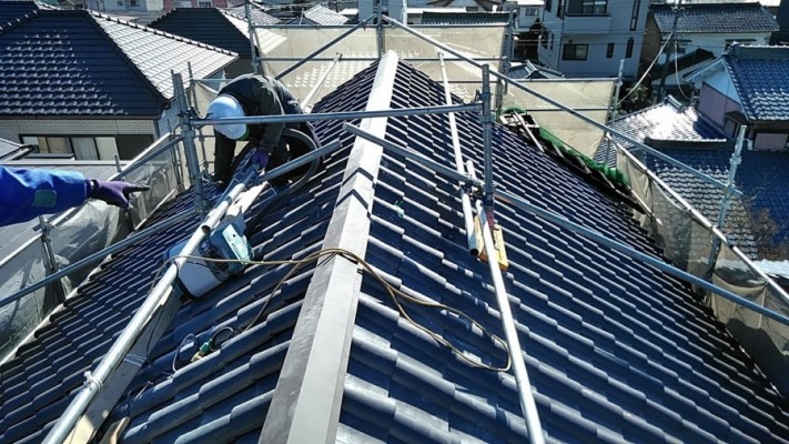 棟板金施工中