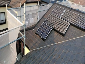 太陽光のある屋根のカバー工事