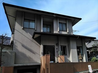中京競馬場向かいの大邸宅の屋根工事