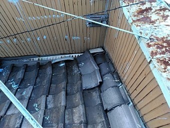 ビルの屋根瓦の点検