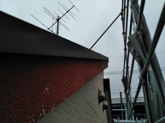 大型商業施設向かいの屋根をカバー工事