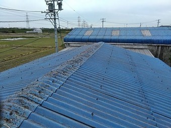 スレート工場の塗装と補修