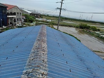 スレート工場の塗装と補修