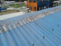 スレート工場の塗装と補修