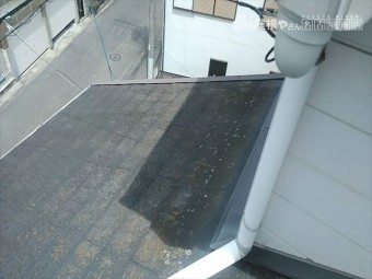滑るスレート屋根の点検