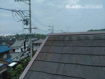 滑るスレート屋根の点検
