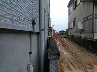 滑るスレート屋根の点検