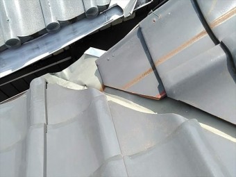 増築後から雨漏りが止まらない瓦屋根の点検