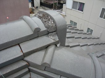 鬼瓦の漆喰