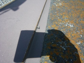 棟板金の釘浮き