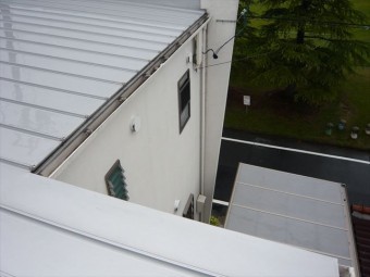 トタン屋根