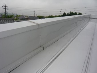 トタン屋根