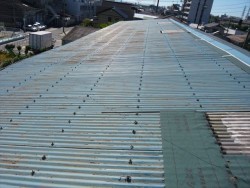 施工前(波型トタン)