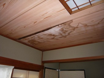 室内の雨漏り