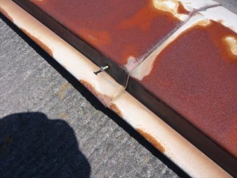 棟板金の釘浮き