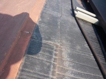 棟板金の釘浮き